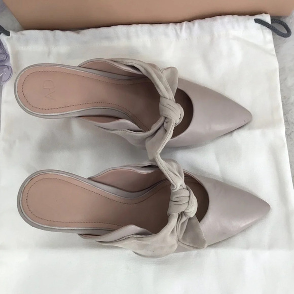 A + D Daughters Luxury Leather Mule Bow Heels Soft Taupe Neutral Party Size 7 - Picture 7 of 10
